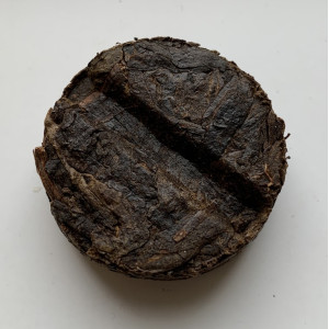 Выдержанный нефритовый Шу пуэр 2003 год 100 г. Photo 3